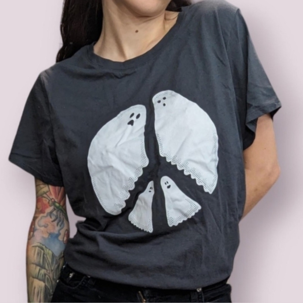 Old Navy Peace Sign Ghost Graphic Tee Grey Women's Medium M Halloween Fall EUC